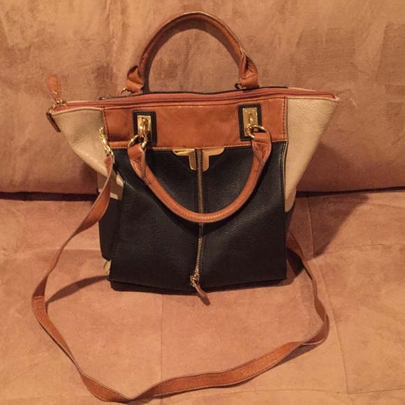 Danielle Nicole Handbags - Danielle Nicole bag a stunner large mint condition